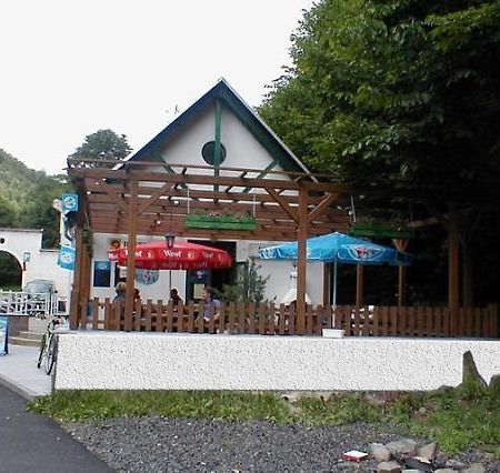 Restaurace A Pension Prvni Mlyn Chomutov Exterior foto