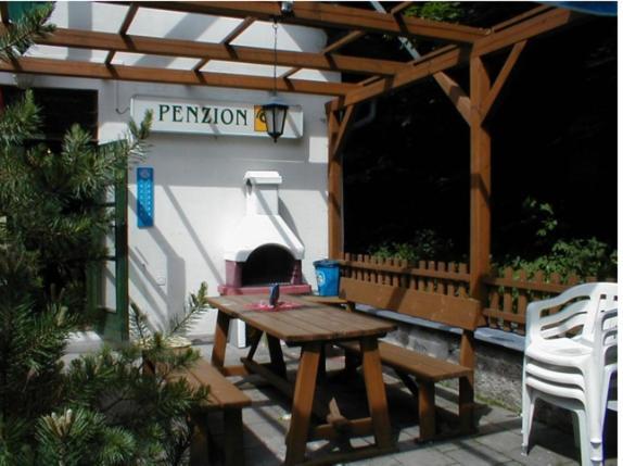Restaurace A Pension Prvni Mlyn Chomutov Exterior foto