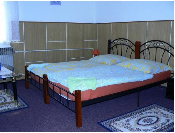 Restaurace A Pension Prvni Mlyn Chomutov Zimmer foto